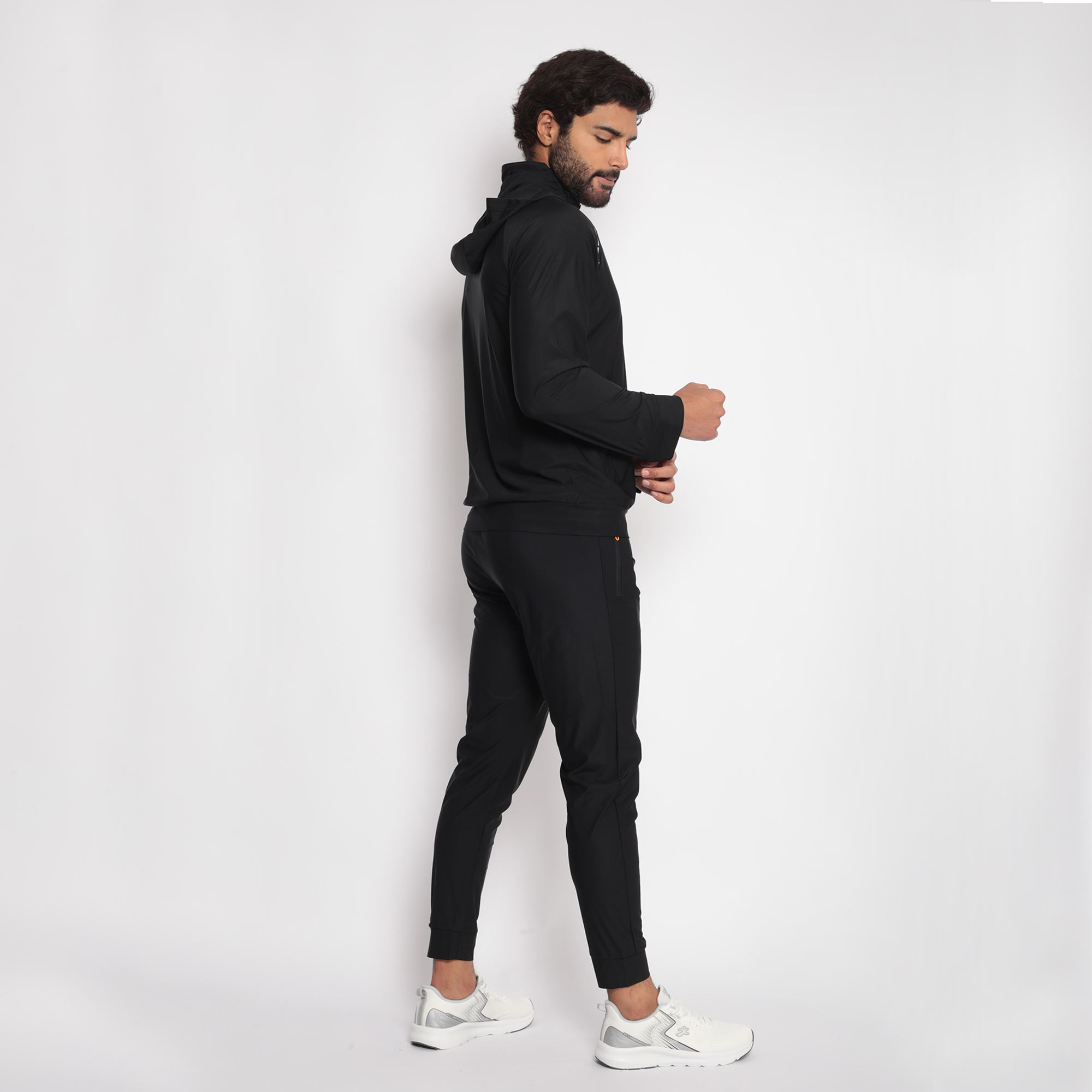 irun-tienda-online-deporte-las-mejores-zapatillas-accesorios-deportivos-hombre-mujer-ninos-futbol-deporte-promocion-peru-compra-ahora
