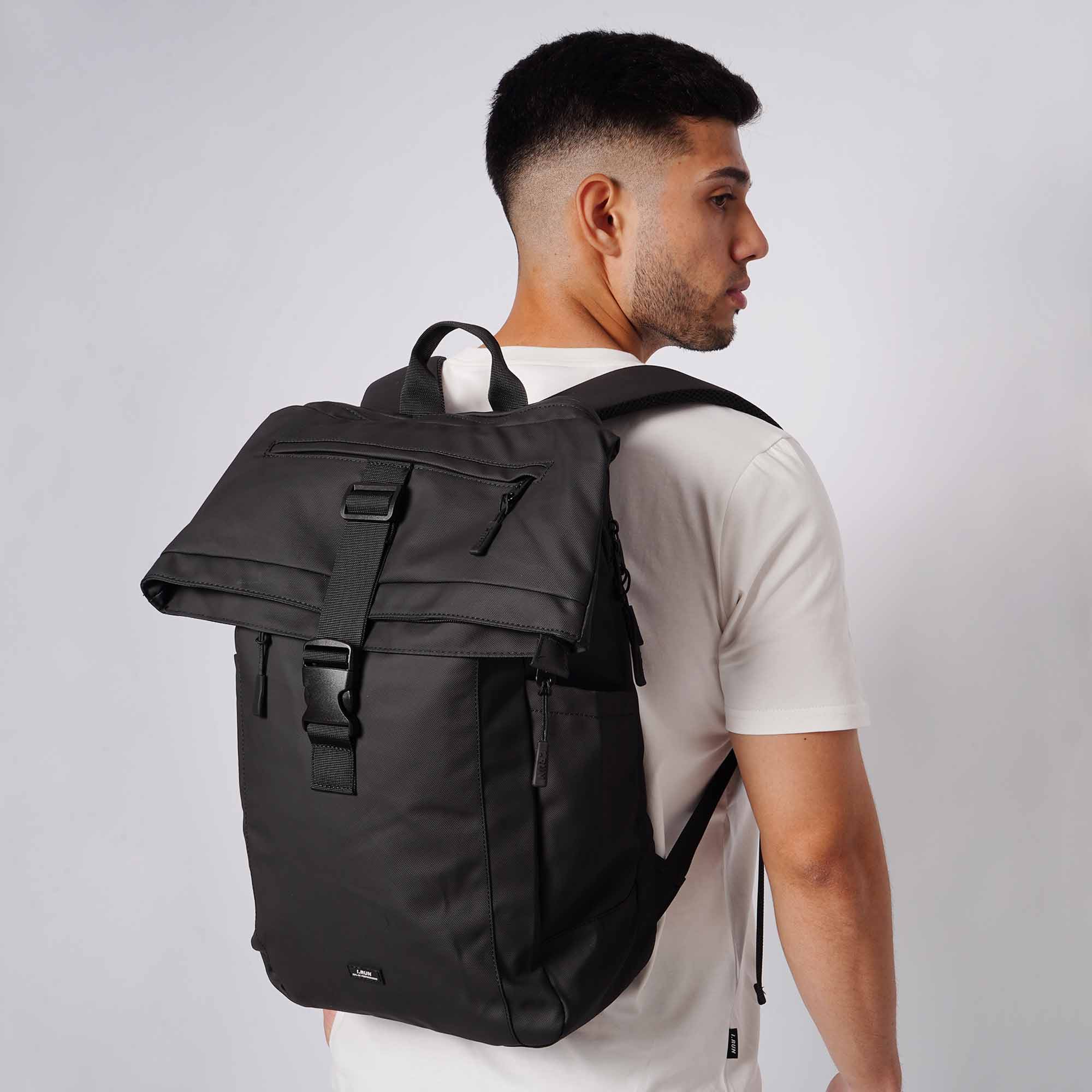 irun-tienda-online-deporte-las-mejores-zapatillas-accesorios-deportivos-hombre-mujer-ninos-futbol-deporte-promocion-peru-compra-ahora