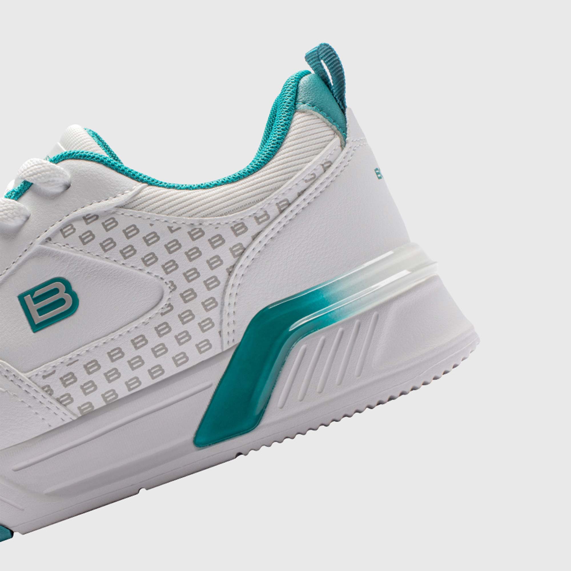 bostep-tienda-online-deporte-las-mejores-zapatillas-accesorios-deportivos-hombre-mujer-ninos-futbol-deporte-promocion-peru-compra-ahora