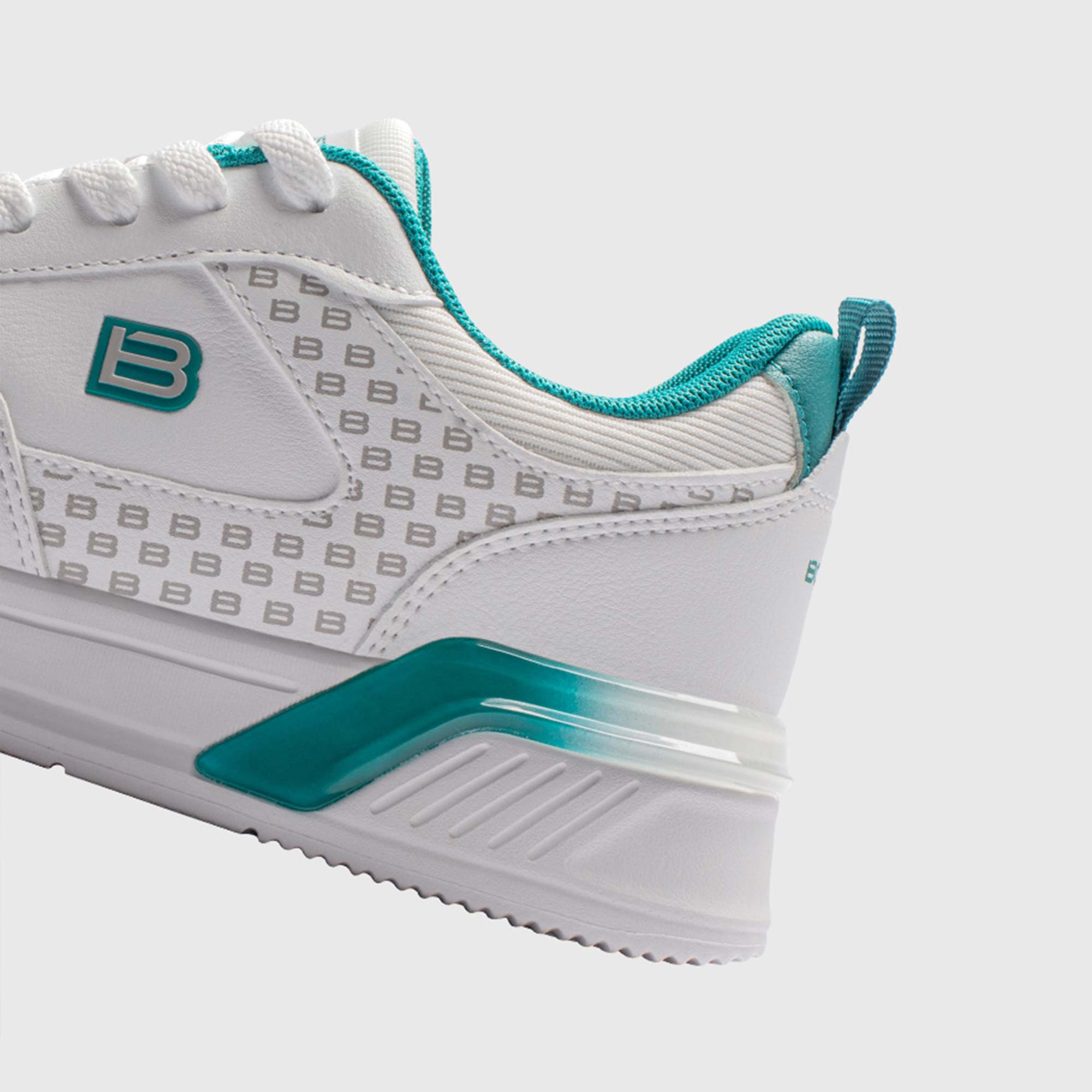 bostep-tienda-online-deporte-las-mejores-zapatillas-accesorios-deportivos-hombre-mujer-ninos-futbol-deporte-promocion-peru-compra-ahora