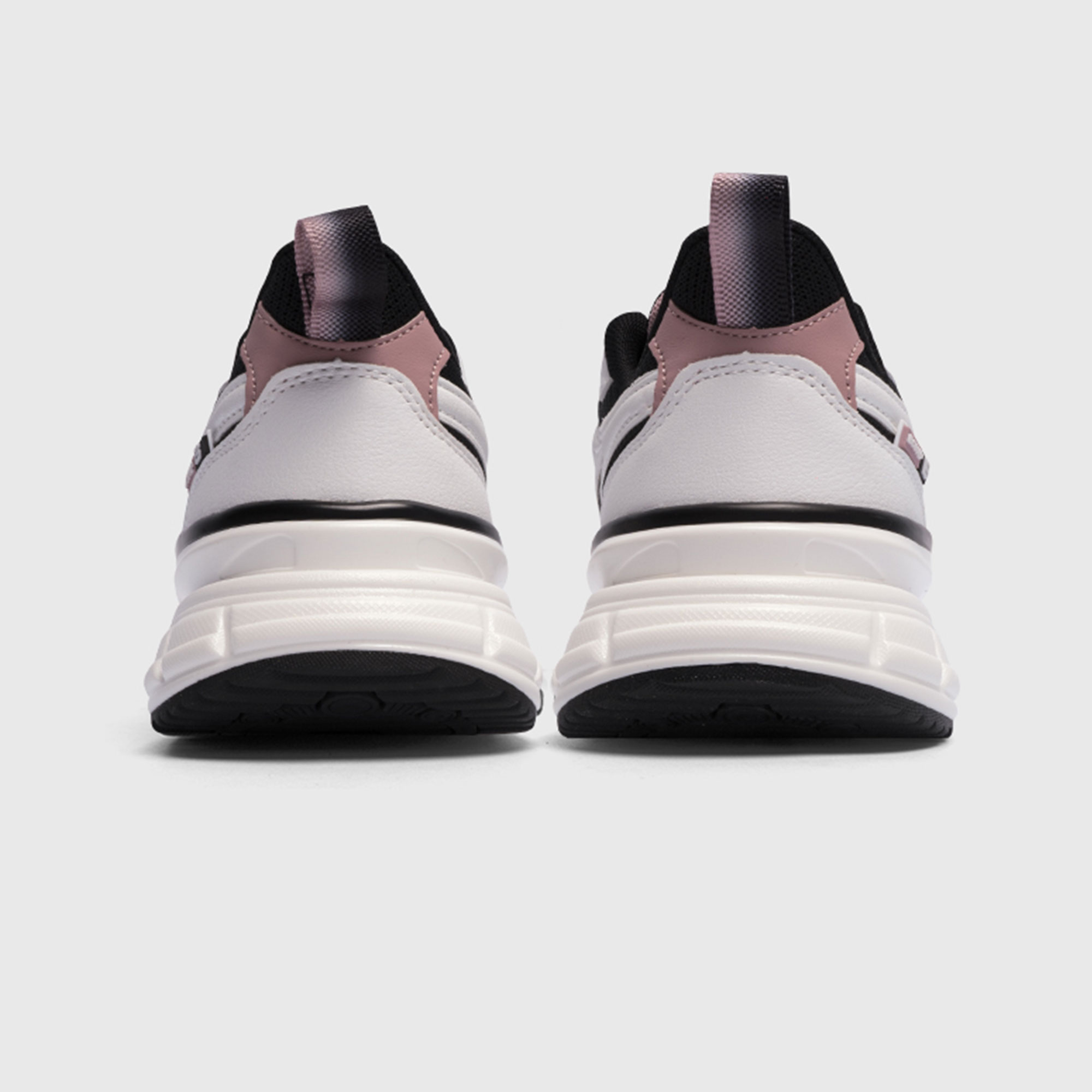 bostep-tienda-online-deporte-las-mejores-zapatillas-accesorios-deportivos-hombre-mujer-ninos-futbol-deporte-promocion-peru-compra-ahora