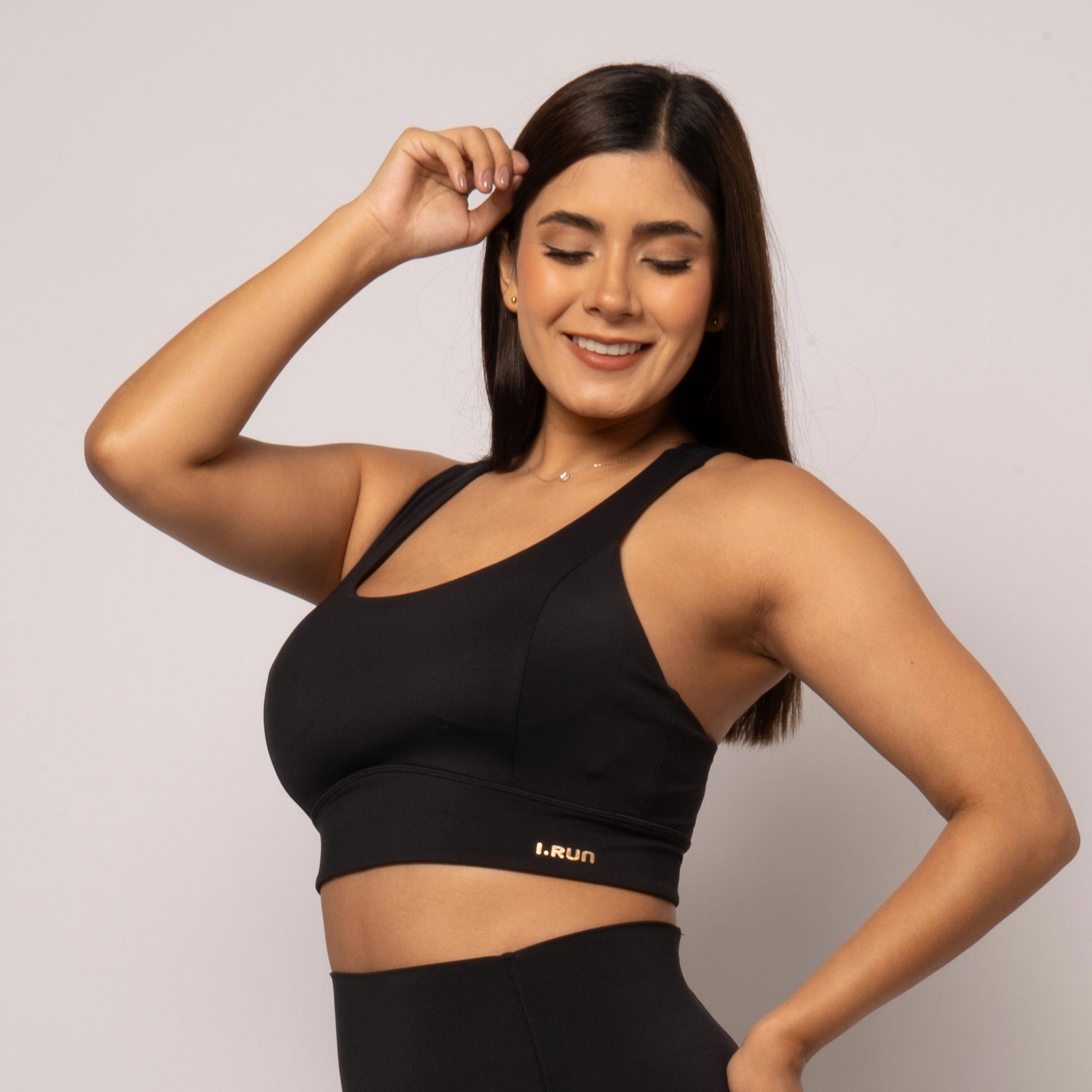 irun-tienda-online-deporte-las-mejores-zapatillas-accesorios-deportivos-hombre-mujer-ninos-futbol-deporte-promocion-peru-compra-ahora
