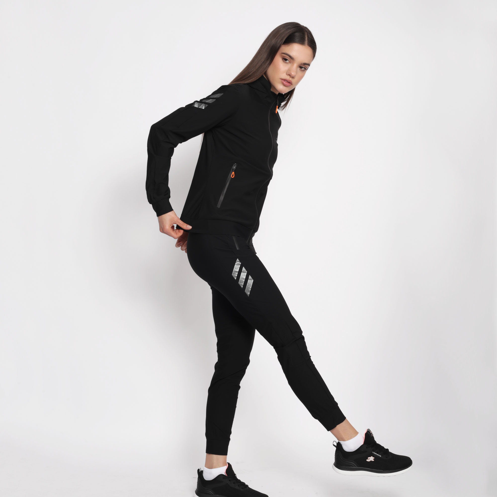 irun-tienda-online-deporte-las-mejores-zapatillas-accesorios-deportivos-hombre-mujer-ninos-futbol-deporte-promocion-peru-compra-ahora