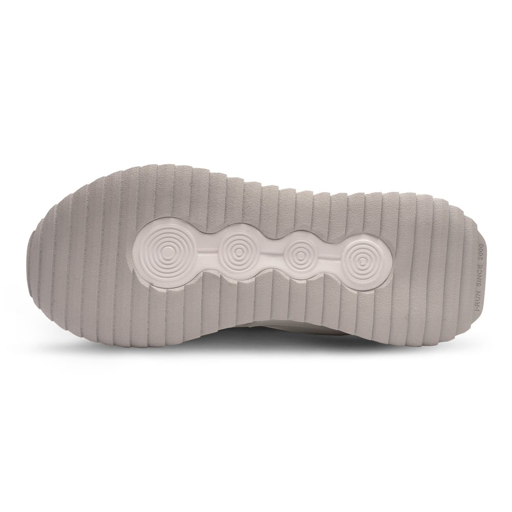 slyder2-web-1-irun-tienda-online-deporte-las-mejores-zapatillas-accesorios-deportivos-hombre-mujer-ninos-futbol-deporte-promocion-peru-compra-ahora.jpg