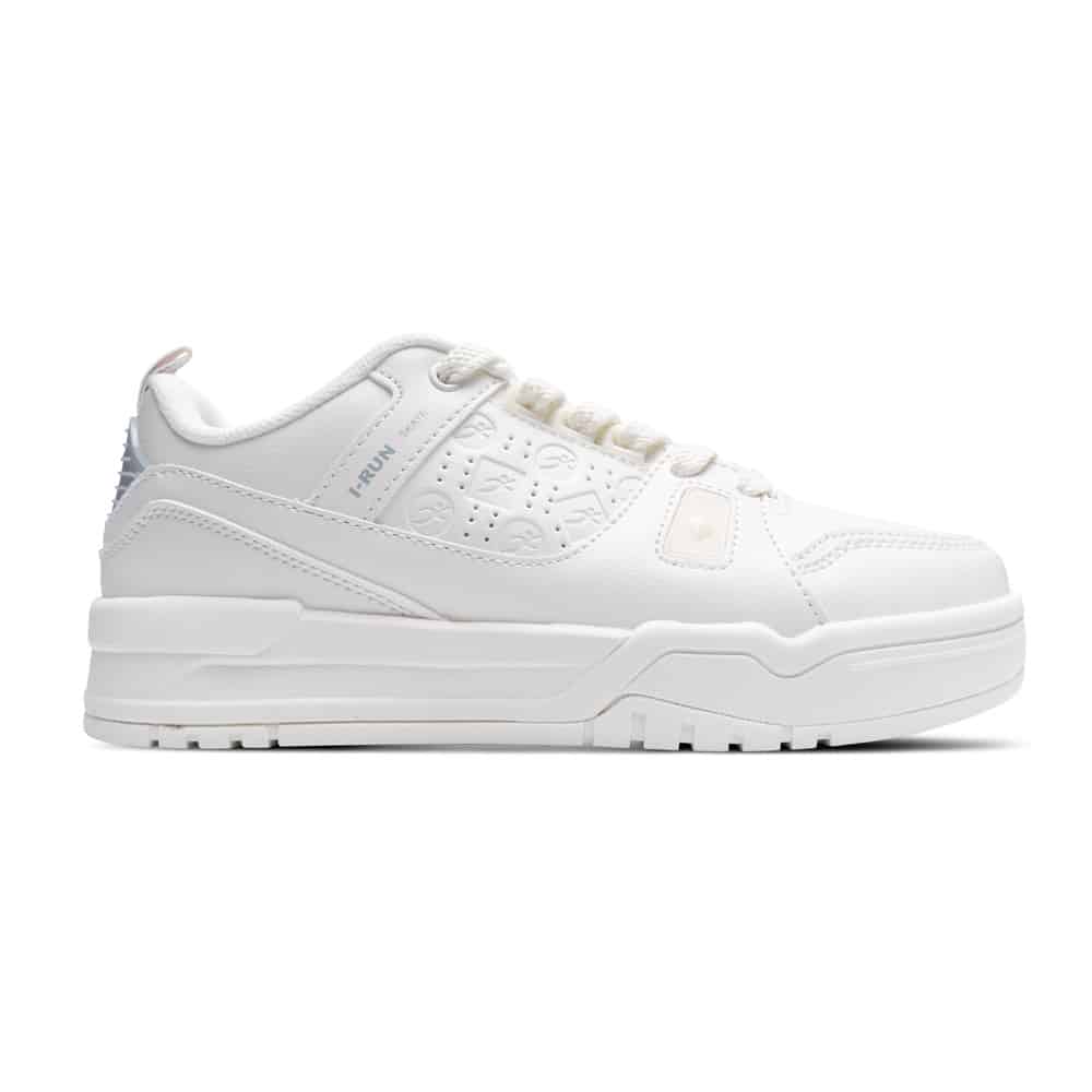 slyder2-web-1-irun-tienda-online-deporte-las-mejores-zapatillas-accesorios-deportivos-hombre-mujer-ninos-futbol-deporte-promocion-peru-compra-ahora.jpg