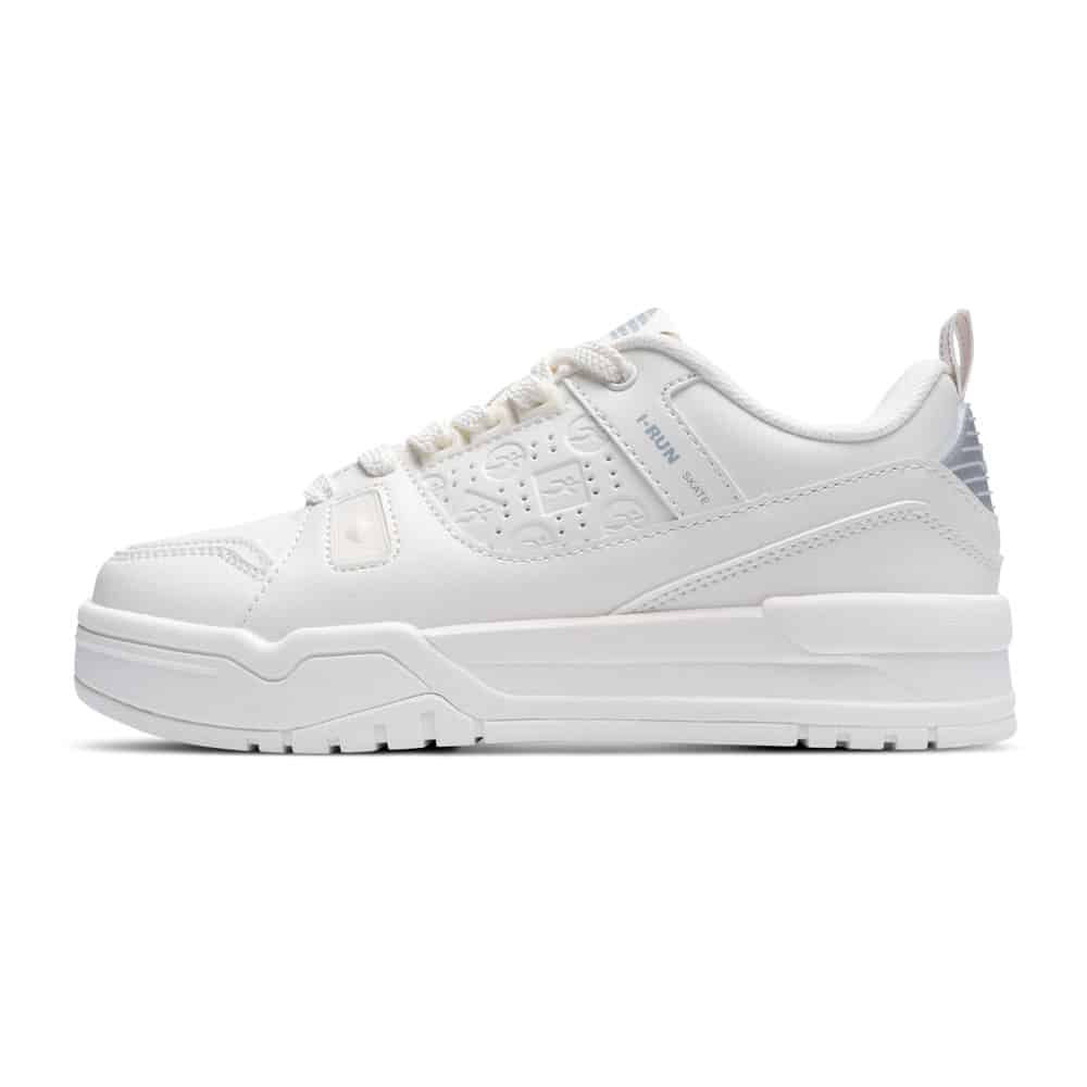 slyder2-web-1-irun-tienda-online-deporte-las-mejores-zapatillas-accesorios-deportivos-hombre-mujer-ninos-futbol-deporte-promocion-peru-compra-ahora.jpg