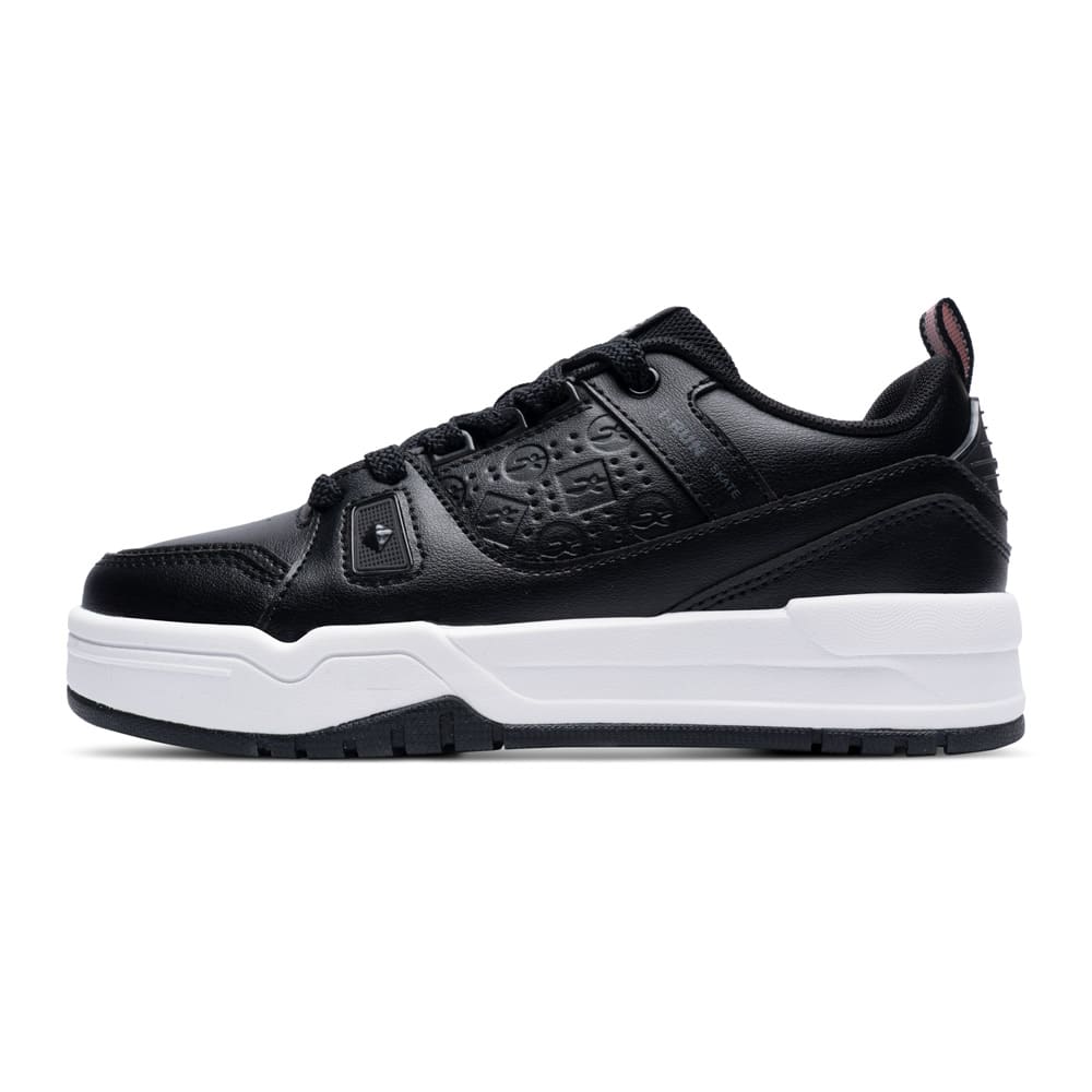 slyder2-web-1-irun-tienda-online-deporte-las-mejores-zapatillas-accesorios-deportivos-hombre-mujer-ninos-futbol-deporte-promocion-peru-compra-ahora.jpg