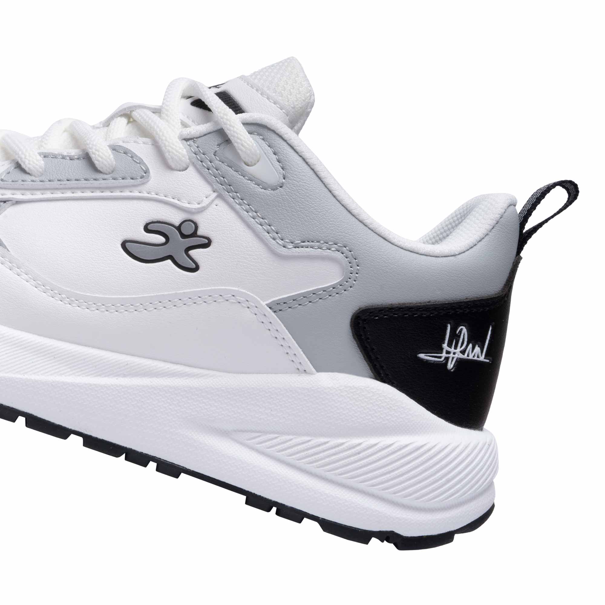 slyder2-web-1-irun-tienda-online-deporte-las-mejores-zapatillas-accesorios-deportivos-hombre-mujer-ninos-futbol-deporte-promocion-peru-compra-ahora.jpg